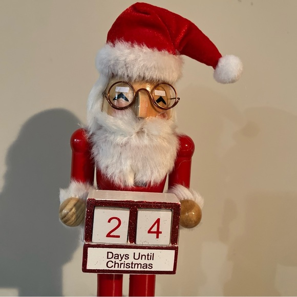 Santa Claus Countdown Calendar - Picture 3 of 10